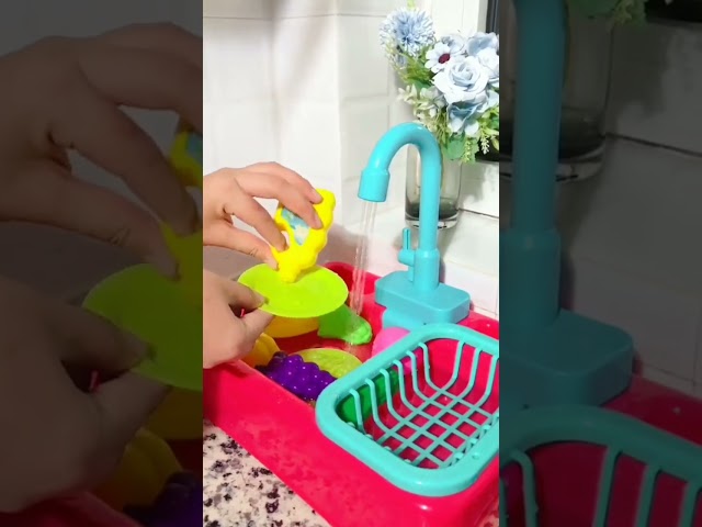 Vídeo relacionado con Fregadero de juguete con agua - Juegos de simulación eléctricos interactivos y educativos | Juguetes de mesa de agua para juegos de simulación, para sala de estar, balcón, árbol y, Navidad, cumpleaños