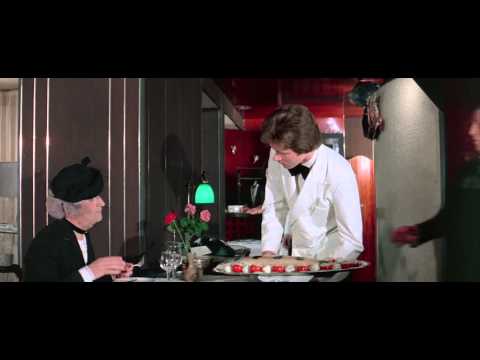 Louis de Funès: L'Aile ou la cuisse (1976) - Mon eau minérale!