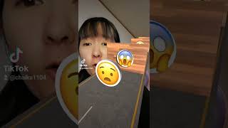 【tiktok】顔文字ゲームをこんな必死でやる女おる？www