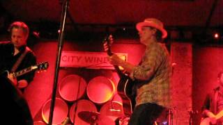 JOHN HIATT -- &quot;ALONE IN THE DARK&quot;