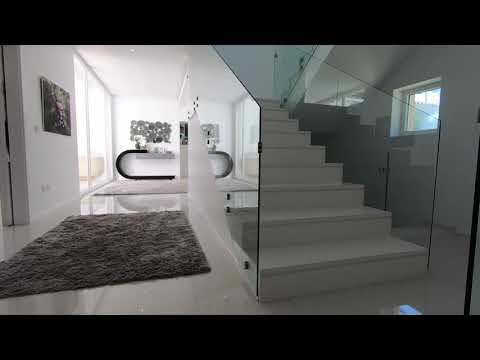 Moradia T4 + 2, com terreno de 2030,75 m2, com vista sobre o Campo de Golfe na Herdade da Aroeira