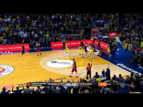 Jan Vesely sends the Barcelona game overtime with the block