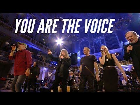 Chris Thompson sings "You''re the VOICE" | #SoulmatesMonday