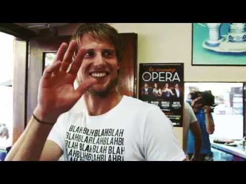 Andreas Seppi tucks in at Pellegrini's - Australian Open 2015