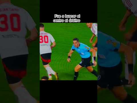 Nunca se vio algo tan alevoso. Pésimo arbitraje de Falcón Pérez, una vez más. #River #Platense