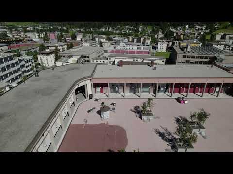 Vom Parkplatz zum neuen Stadtzentrum - Der Arkadenplatz in Davos