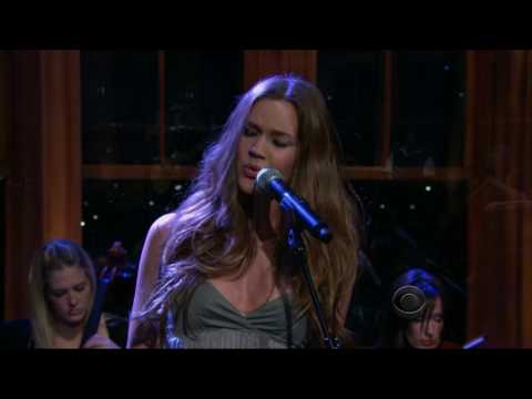 Joss Stone & Jamie Hartman - Stalemate Live Craig Ferguson 2010 [HD] #Gay