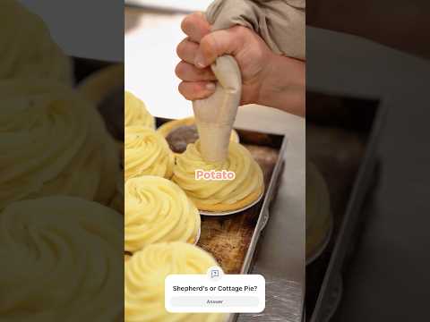 Shepherd’s Pie Vs Cottage Pie 🥧🐮🐑🥔 #bakery #food #pie #meatpie #lamb #cheflife