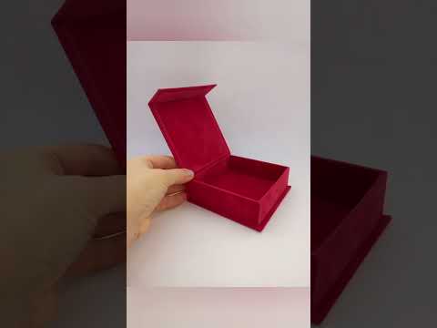 фото подарочная упаковка для украшений или подарка 0