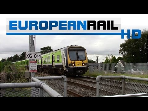 Iarnród Éireann Irish Rail Commuter 29000 DMU 29025 + 29009 passes Blakestown Level Crossing XG 014