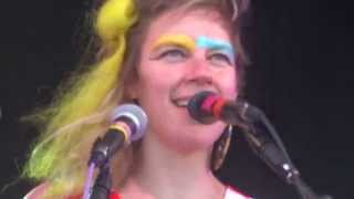 tUnE yArDs - Stop That Man - End Of The Road Festival 2014