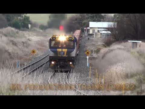 Triple CM Locomotive on mud train at Georges Plains