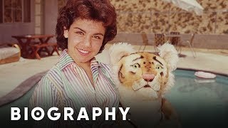 Annette Funicello - Mouseketeer on the Original Mickey Mouse Club | Mini Bio | Biography