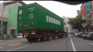 [問卦] 遇到影片中的大學長 正義魔人會檢舉嗎?