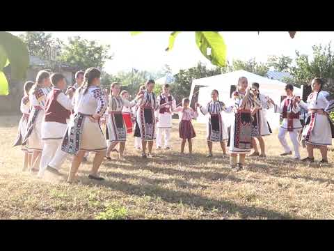 Salcia Tudor Sezatoare la casa lui Fanus Neagu 2