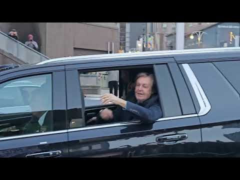 Video Paul McCartney arriving at TD Coliseum in Hamilton 2025