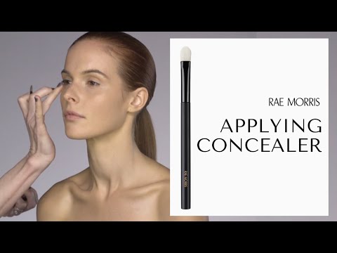 Rae Morris Tutorial 2.1 - Applying Concealer