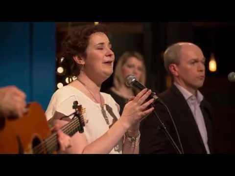 Kyle Carey & Gillebride MacMillan - Sios Dhan An Abhainn