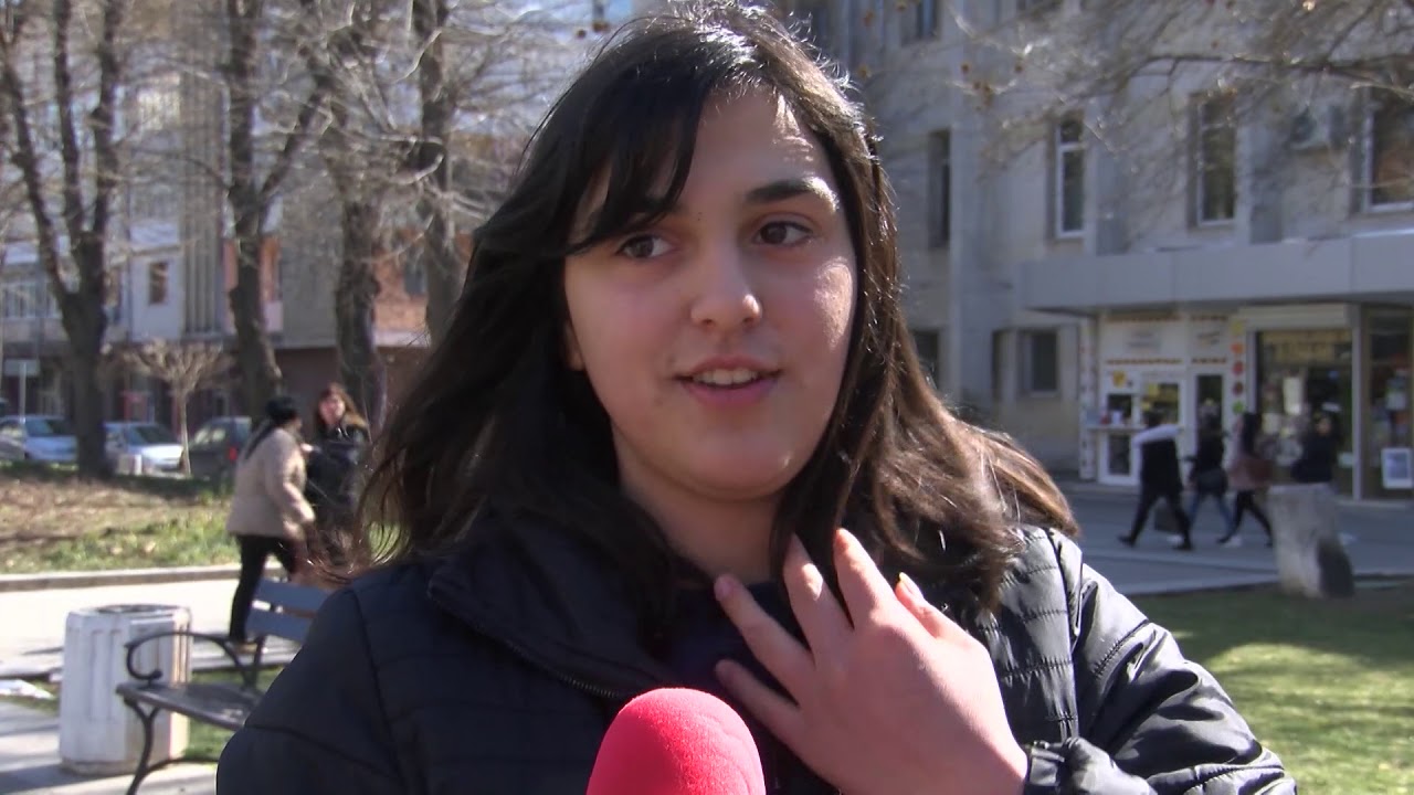 Украсиха дърветата в Хасково с ръчно направени мартеници