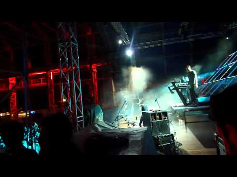 Planet Funk - Chase The Sun (cut) & Live It Up [Live @ CarroPonte, Sesto San Giovanni, 21/07/2012]