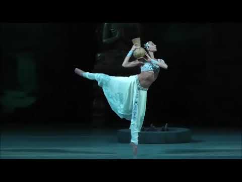 Ekaterina Kondaurova Екатерина Кондаурова (Mariinsky) as Nikiya,  La Bayadere