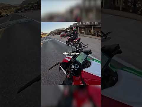 Una mujer al volante lo revolvió todo😮👀