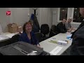Verkiezingen: waarom stemmen we met een rood potlood?