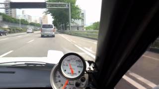preview picture of video 'PORSCHE 924 Driving on the riverside north road motorway of SEOUL.'