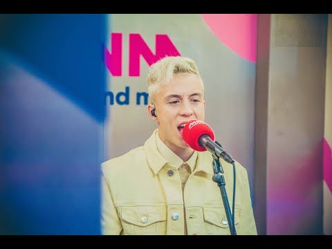 Liftconcert: Loïc Nottet - On Fire (live)