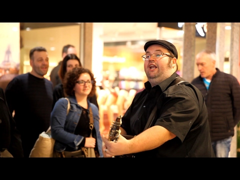 Köln: Björn Heuser startet Flashmob im Rheincenter