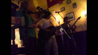 Trapobana (Acústico) - Pub Galways