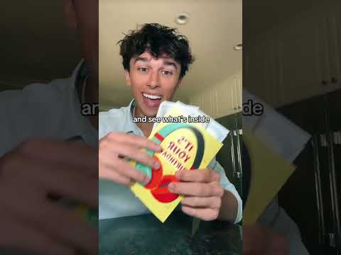 Vitelli beefs a bee... #shorts #shortsfeed #youtubeshorts #cringe #tylervitelli #comedy #funny