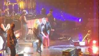 Johnny Reid and Carolyn Dawn Johnson - Baby I Know It - Sudbury arena May 1st 2012