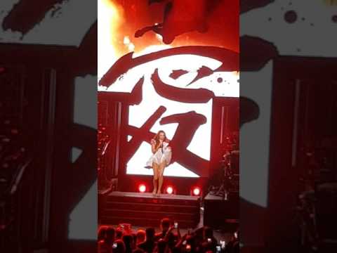 Thalia desde esa noche ft maluma live