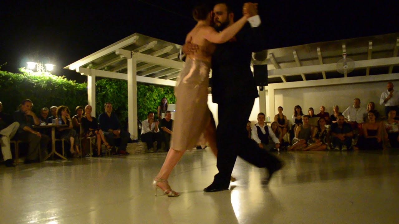 Claudia Cavagnini y John Zabala @Milonga La Rotonda 1/4