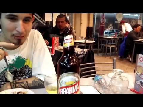 Almorzando con Pity en el brown.