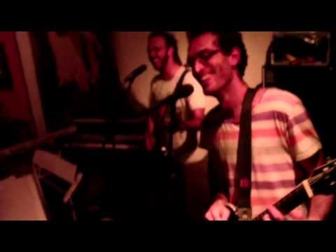 ensayando con kevin johansen