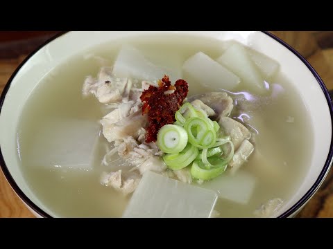 이렇게 닭을 삶아서 국 끓이면 정말 맛있습니다