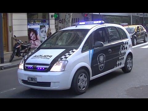 Policía Metropolitana de Buenos Aires escoltando