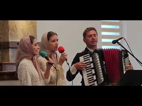 Familia Tapârdău | Doresc să fie numai crini