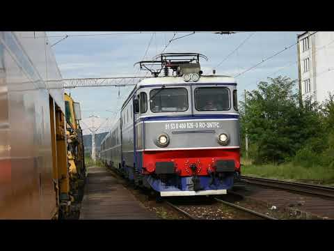 IR 1830 Galati-Cluj Napoca si Sezonierul IRN 1941 Satu Mare-Mangalia trecere  In Gara Reteag