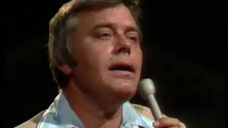 Tom T. Hall &quot;Old Dogs Children &amp; Watermelon Wine&quot; Live 1973 | Country Classics