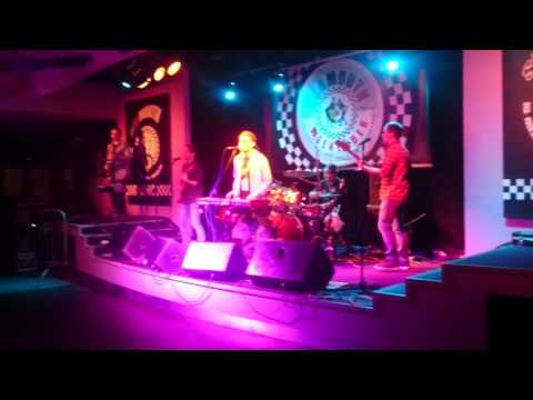 Andy Mittoo and the Groove Makers at Skamouth