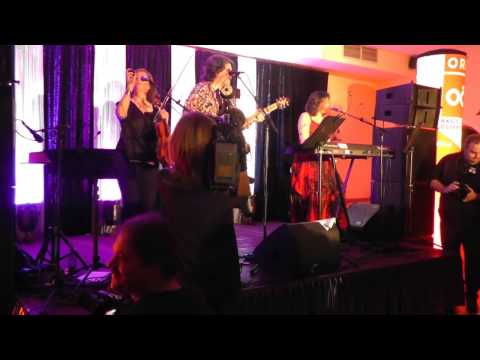 ELO Classic performed by PHIL BATES   Love The One Your're With PHIL BATES TRIO