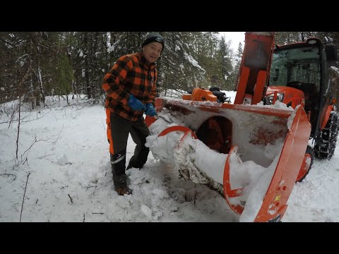 643 Snow Bound! Getting In To My Off Grid Cabin. Part 3. Kubota LX2610. STIHL MS 261 Chainsaw.  4K