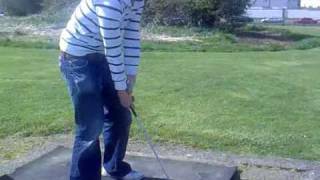 preview picture of video 'Dundalk Ireland Pitch and Putt'
