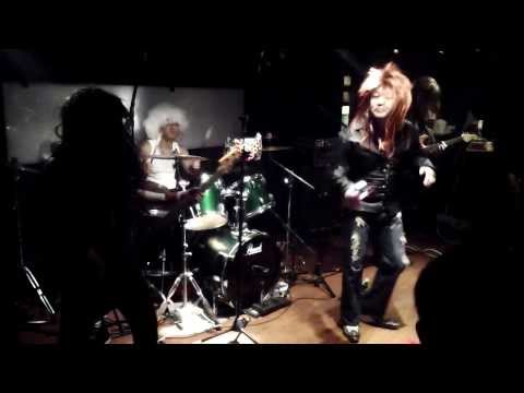 Ozzy Osbourne「Crazy Train」covered by AXE BOMBER