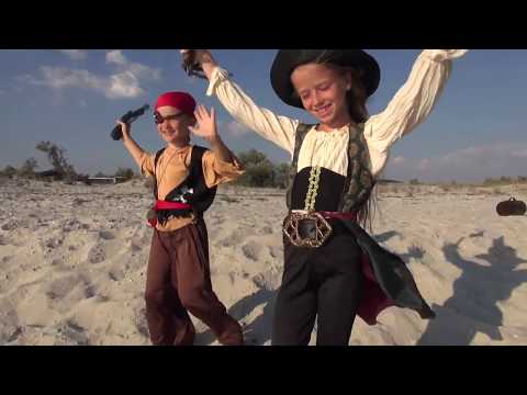 Angelica Pirates Of The Carribean Child Costume Video Review
