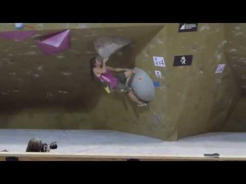 Anna Stöhr im Boulderweltcupfinale in Hamilton, Kanada. Gefilmt von Schlagi