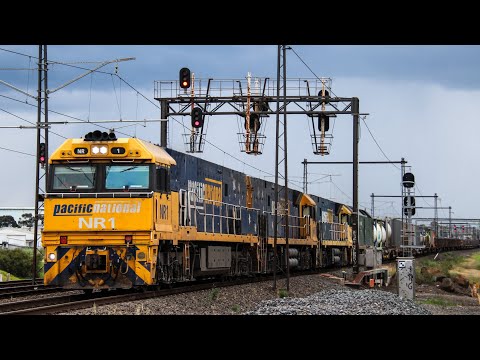 Pacific National 7XM4 with NR1, NR17, NR44 & G538 passes through Maddox Road